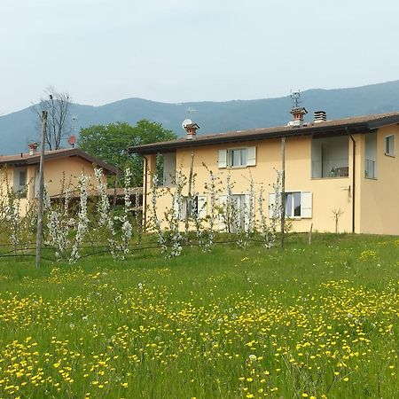 Cascina Legnago Bilocale A 6 Chilometri Da Salo' Lägenhet Villanuova sul clisi Exteriör bild