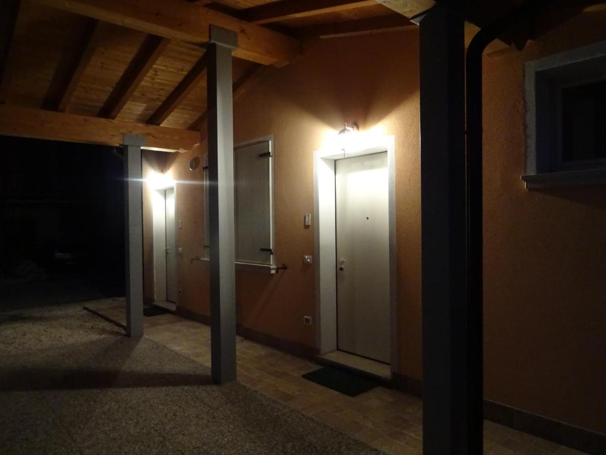 Cascina Legnago Bilocale A 6 Chilometri Da Salo' Lägenhet Villanuova sul clisi Exteriör bild