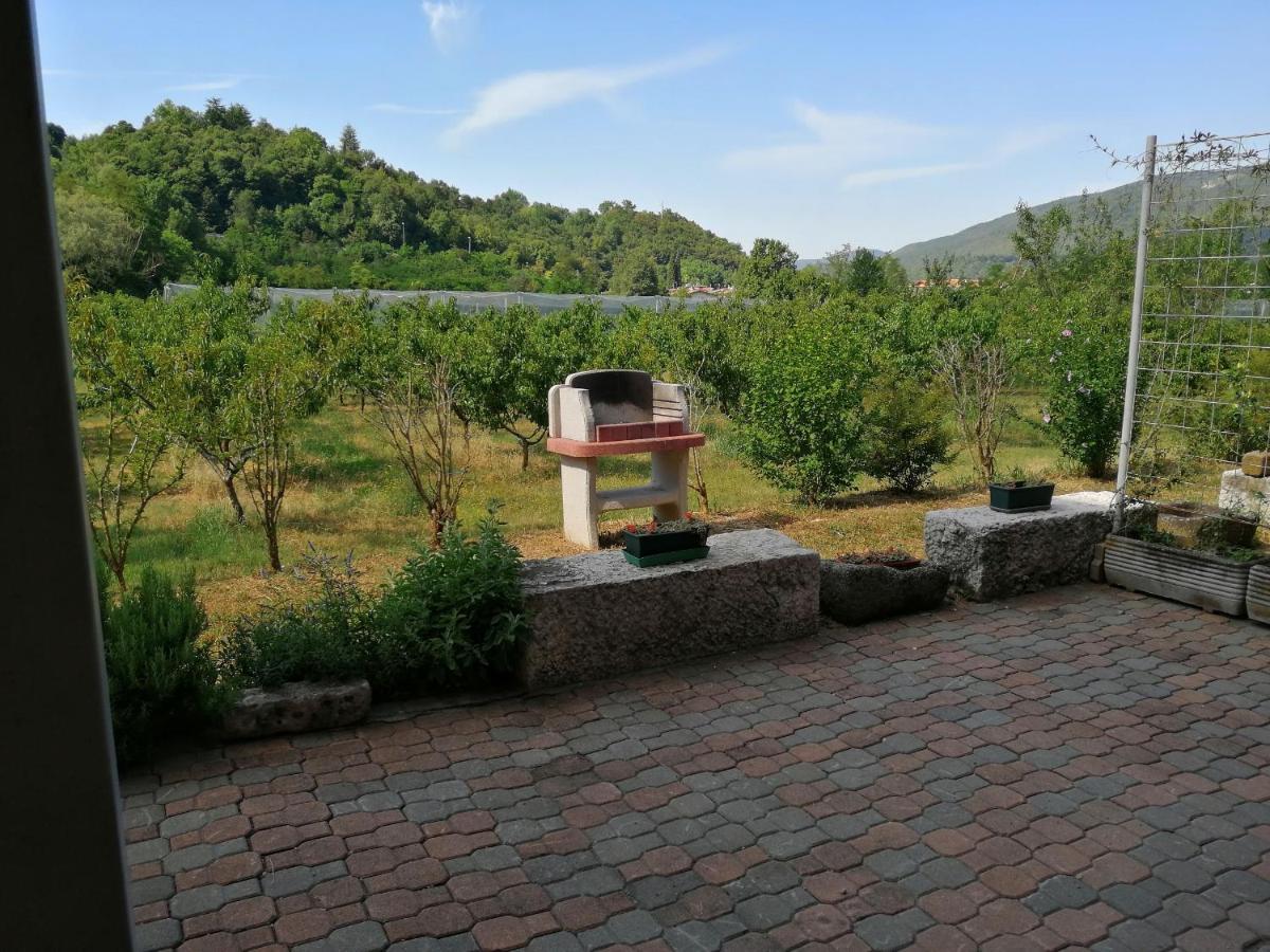 Cascina Legnago Bilocale A 6 Chilometri Da Salo' Lägenhet Villanuova sul clisi Exteriör bild