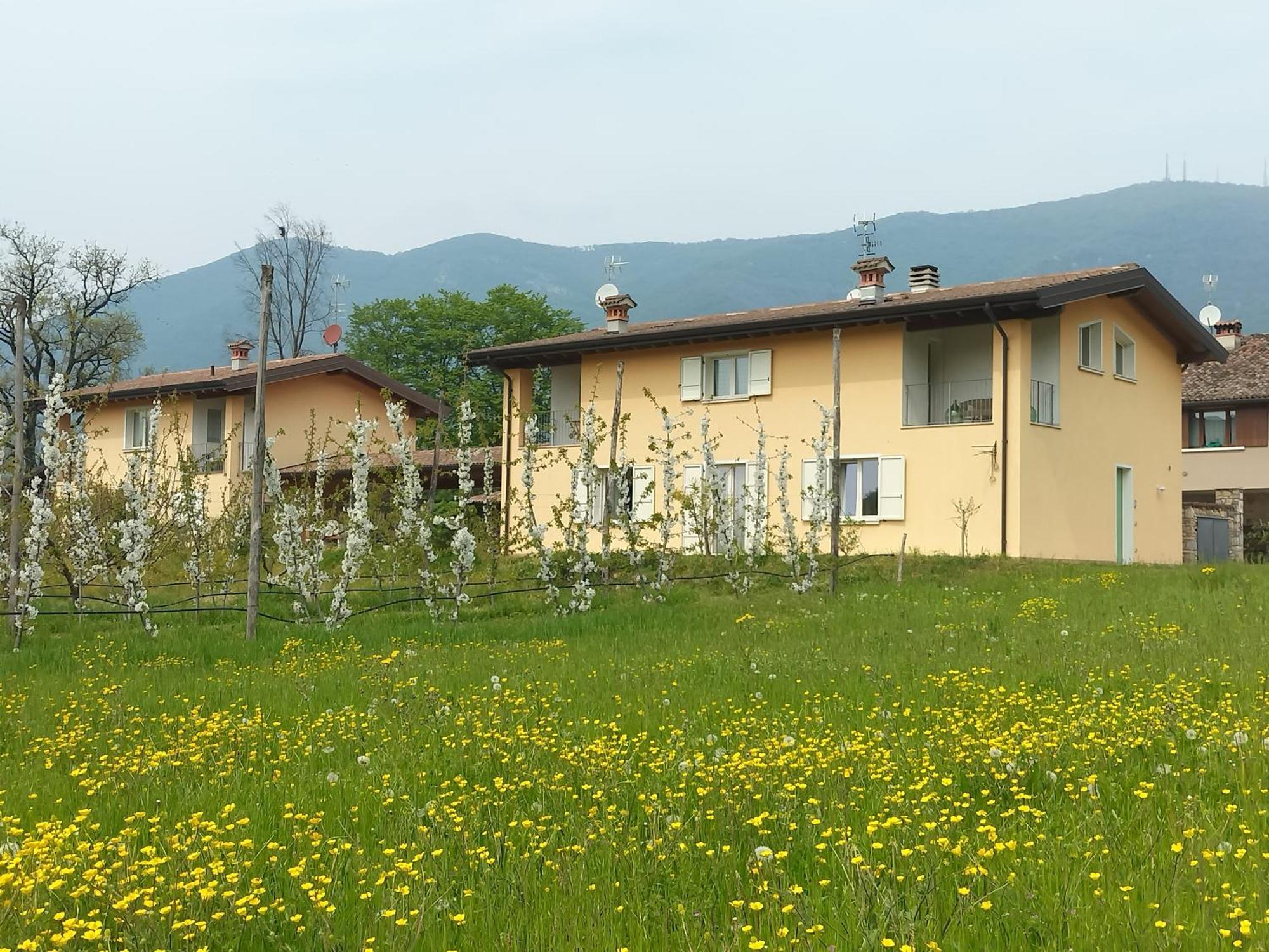 Cascina Legnago Bilocale A 6 Chilometri Da Salo' Lägenhet Villanuova sul clisi Exteriör bild
