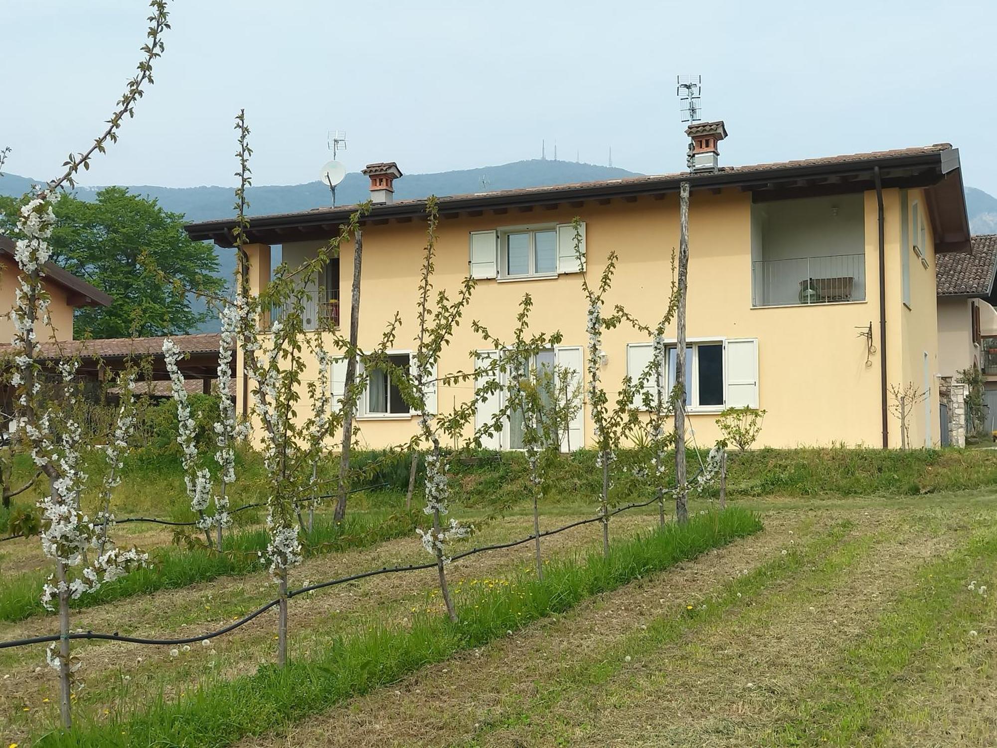 Cascina Legnago Bilocale A 6 Chilometri Da Salo' Lägenhet Villanuova sul clisi Exteriör bild