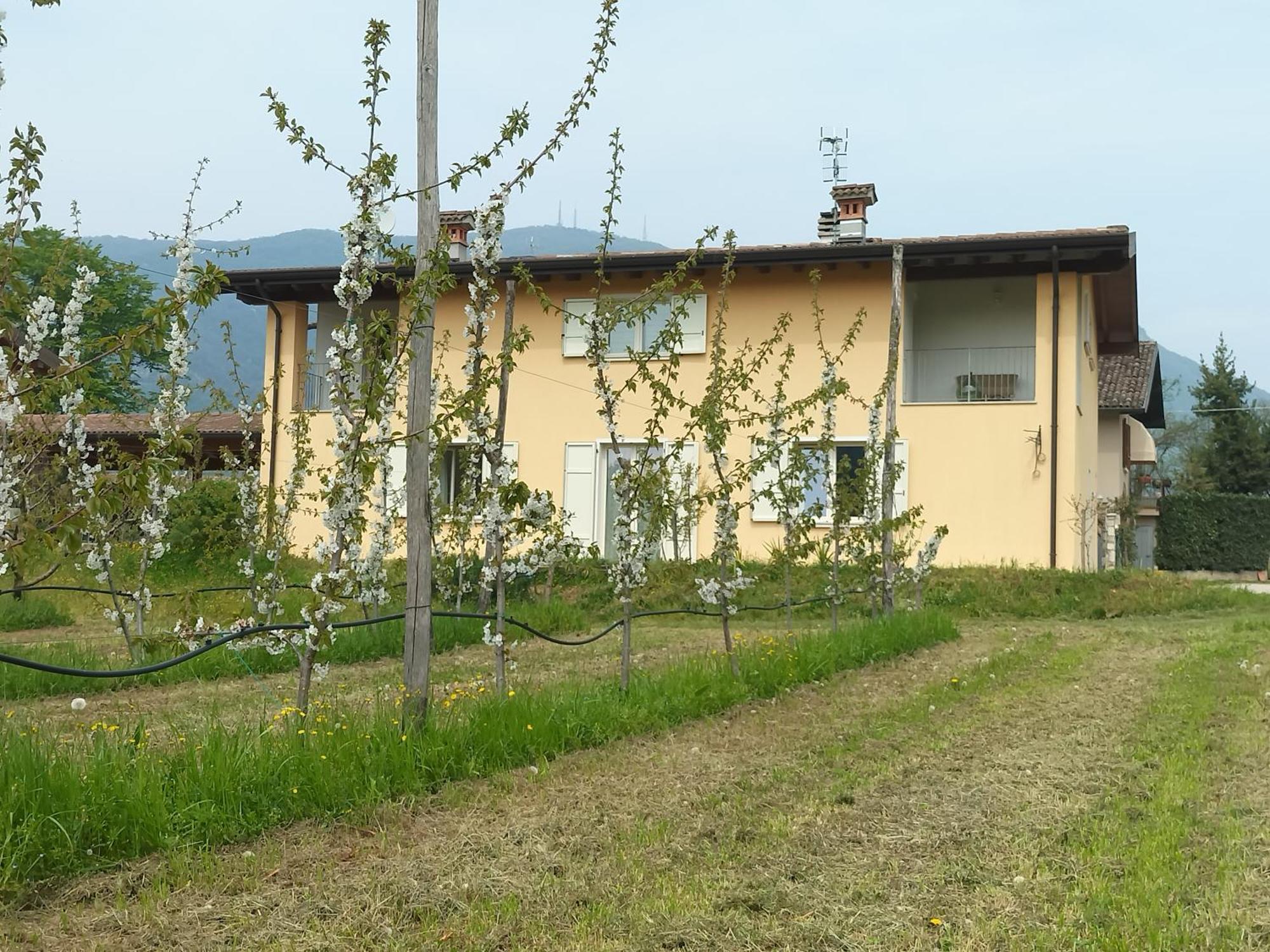 Cascina Legnago Bilocale A 6 Chilometri Da Salo' Lägenhet Villanuova sul clisi Exteriör bild