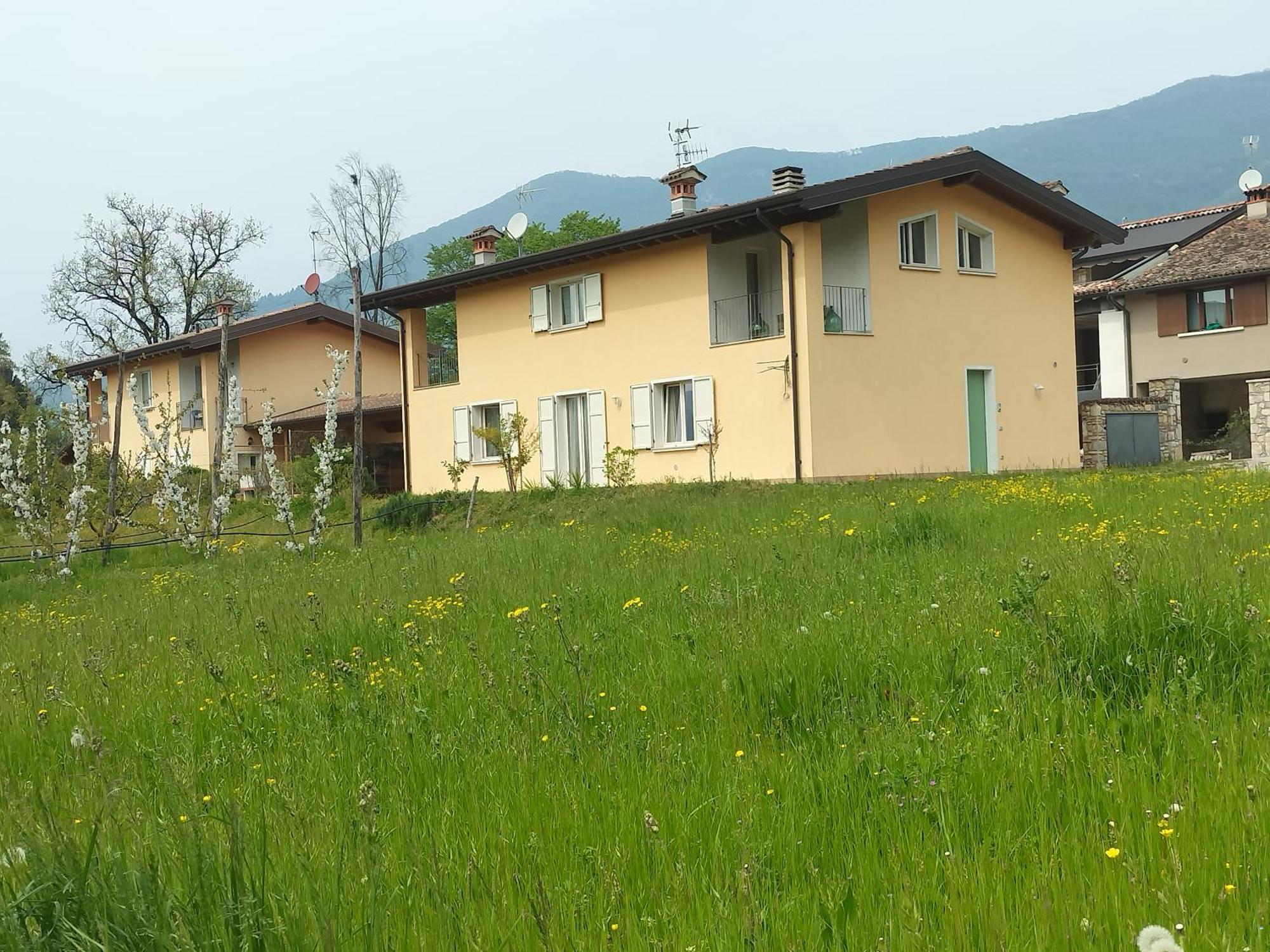 Cascina Legnago Bilocale A 6 Chilometri Da Salo' Lägenhet Villanuova sul clisi Exteriör bild