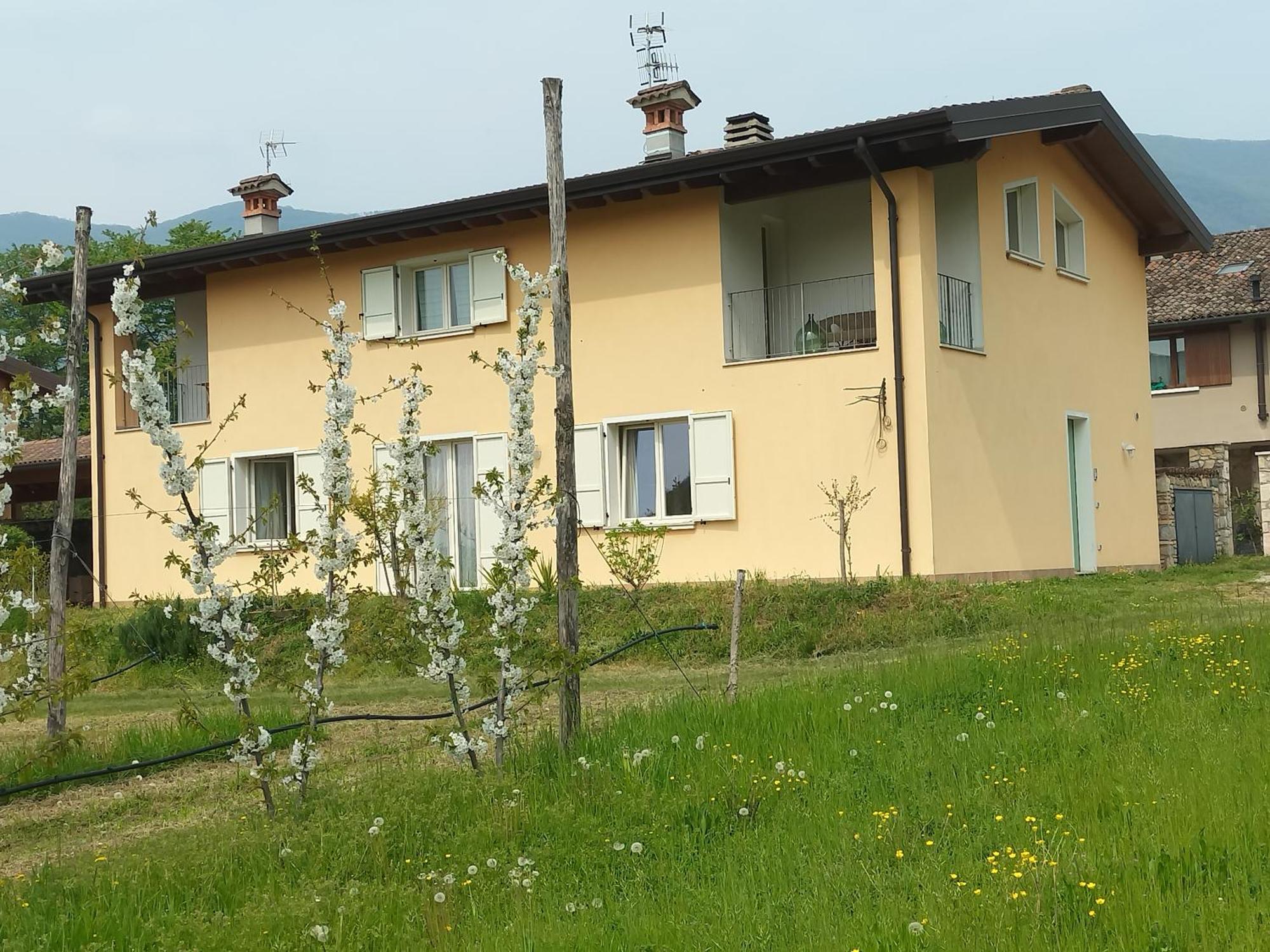 Cascina Legnago Bilocale A 6 Chilometri Da Salo' Lägenhet Villanuova sul clisi Exteriör bild