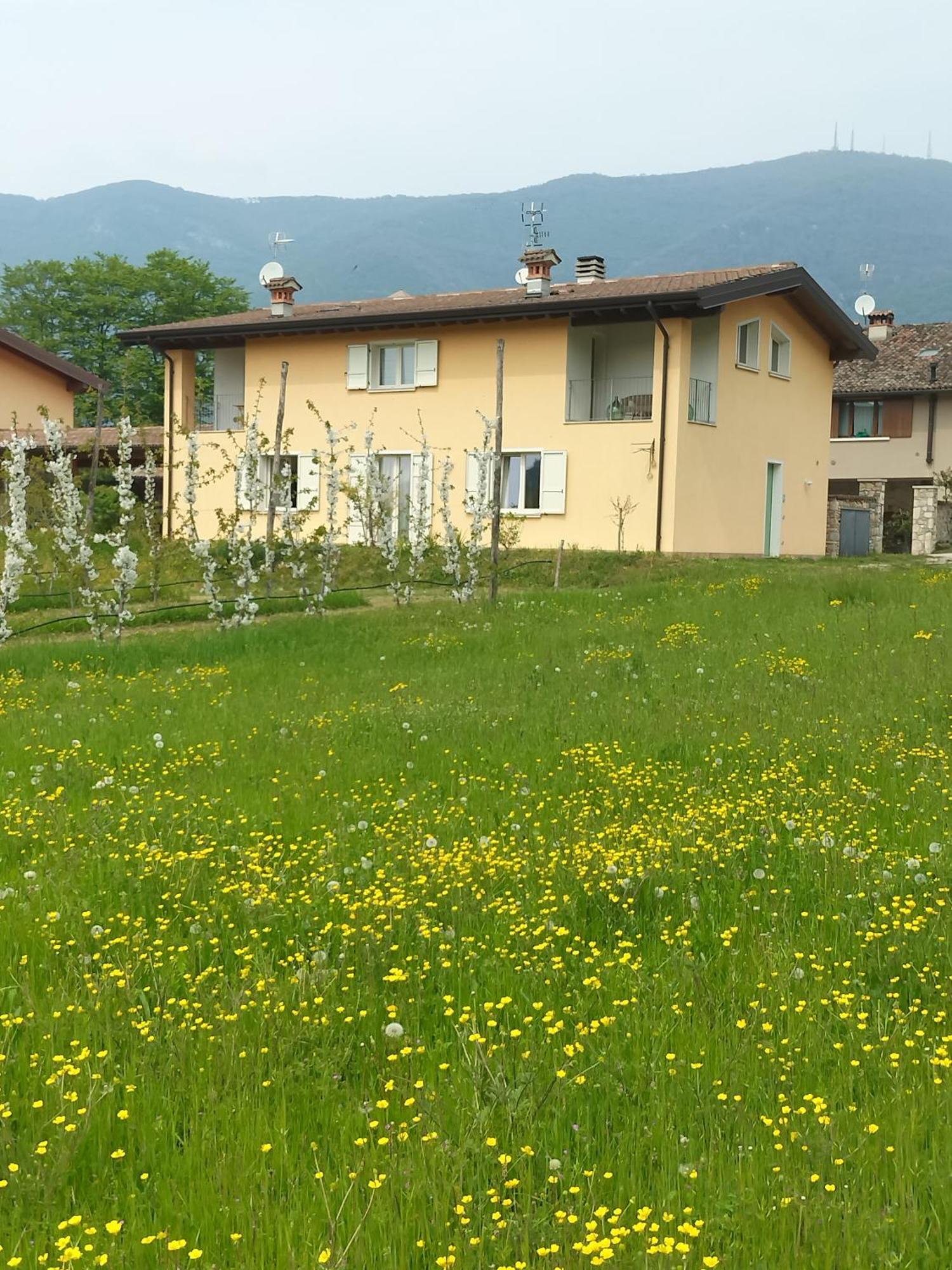 Cascina Legnago Bilocale A 6 Chilometri Da Salo' Lägenhet Villanuova sul clisi Exteriör bild