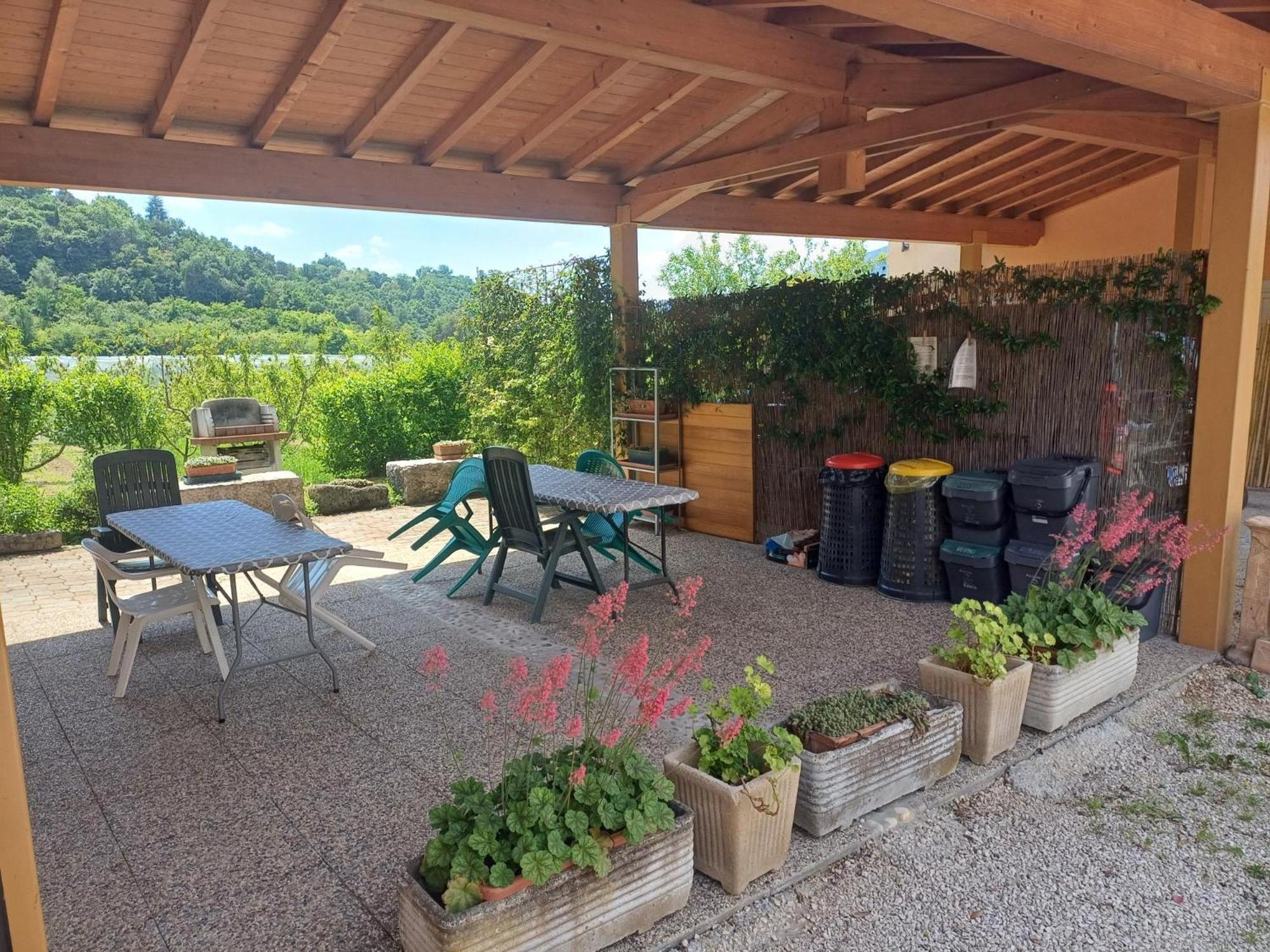 Cascina Legnago Bilocale A 6 Chilometri Da Salo' Lägenhet Villanuova sul clisi Exteriör bild