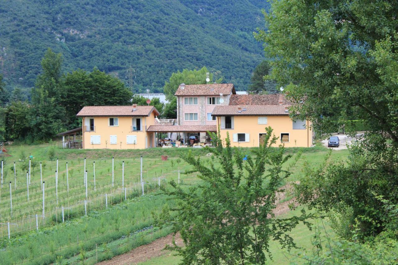 Cascina Legnago Bilocale A 6 Chilometri Da Salo' Lägenhet Villanuova sul clisi Exteriör bild