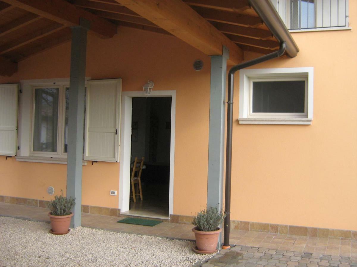 Cascina Legnago Bilocale A 6 Chilometri Da Salo' Lägenhet Villanuova sul clisi Exteriör bild